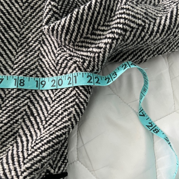 Adorable Betsey Johnson Herringbone Tweed Car Coat - Size 14 - Picture 12 of 12